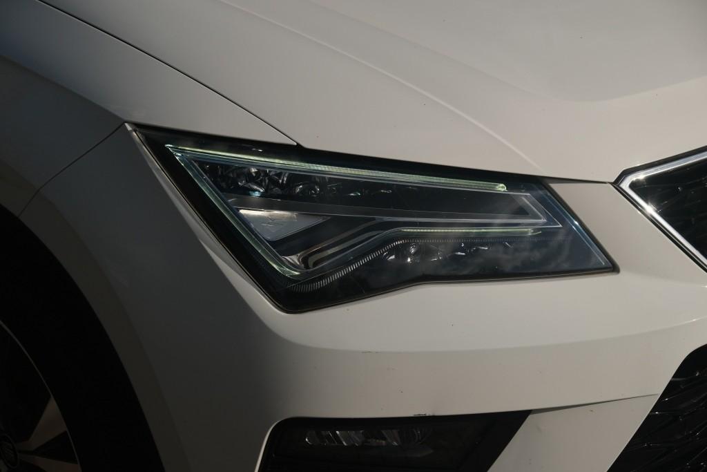 SEAT Ateca 1.4 TSi 150pk Xcellence - Camera - Alcantara - Navigatiesysteem - Apple CarPlay - Keyless - LED koplampen - Climate control - Cruise - Trekhaak afbeelding 2