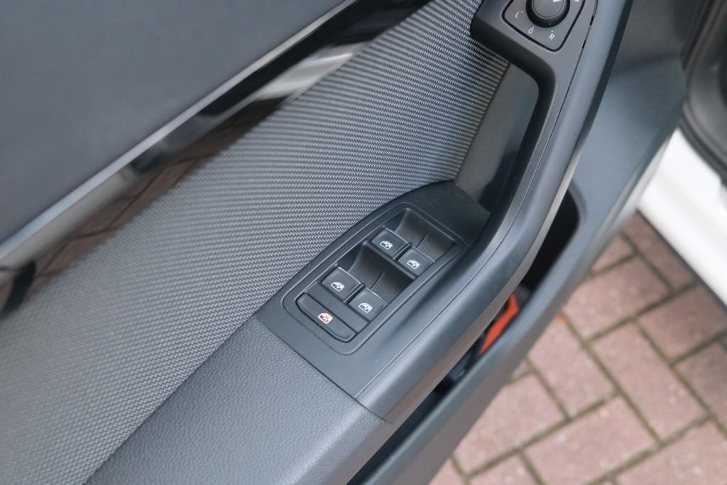 SEAT Ateca 1.4 TSi 150pk Xcellence - Camera - Alcantara - Navigatiesysteem - Apple CarPlay - Keyless - LED koplampen - Climate control - Cruise - Trekhaak afbeelding 24