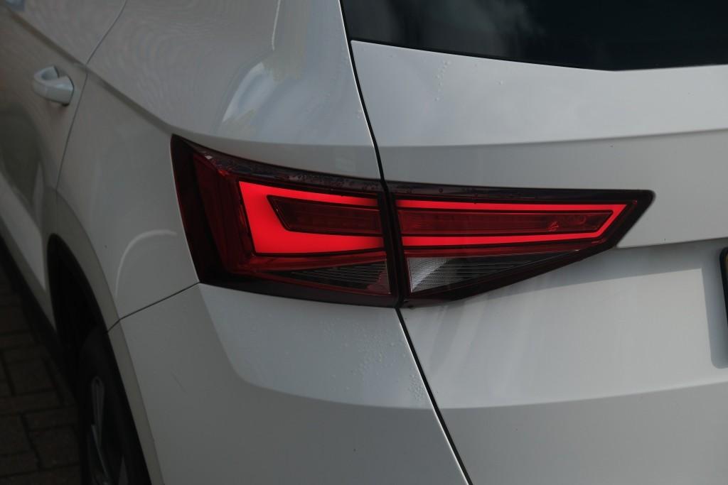 SEAT Ateca 1.4 TSi 150pk Xcellence - Camera - Alcantara - Navigatiesysteem - Apple CarPlay - Keyless - LED koplampen - Climate control - Cruise - Trekhaak afbeelding 28