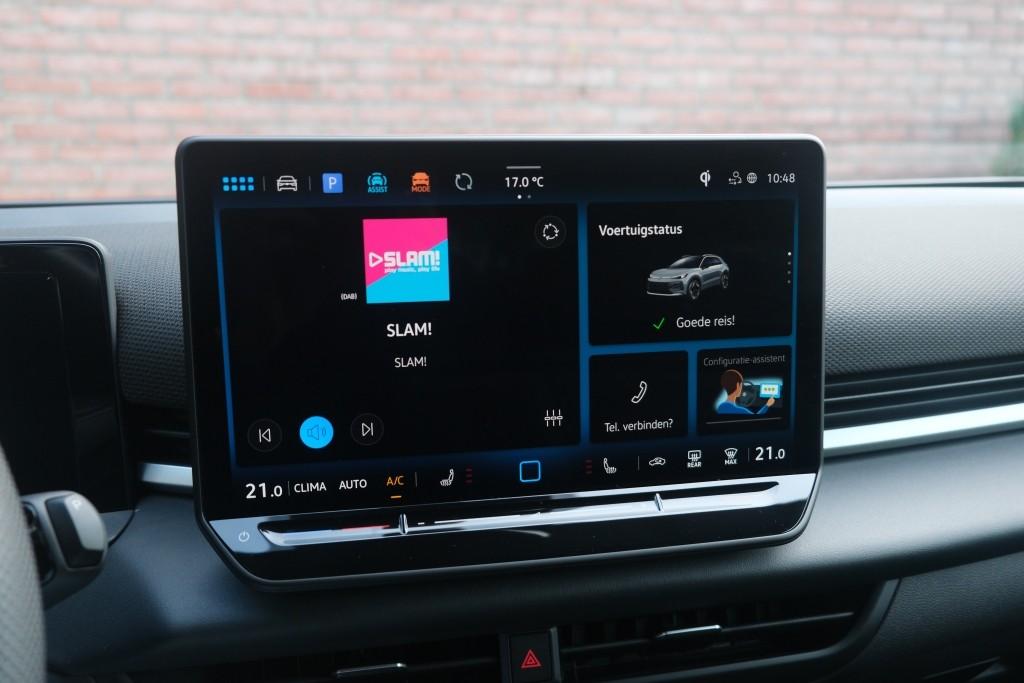 Volkswagen T-Roc 1.5 eTSi 150pk DSG R-Line - Adaptive cruise - Apple CarPlay - Achteruitrijcamera - Keyless entry - Stoelverwarming - Elektrische achterklep - Dodehoekdetectie - Parkeersensoren afbeelding 16