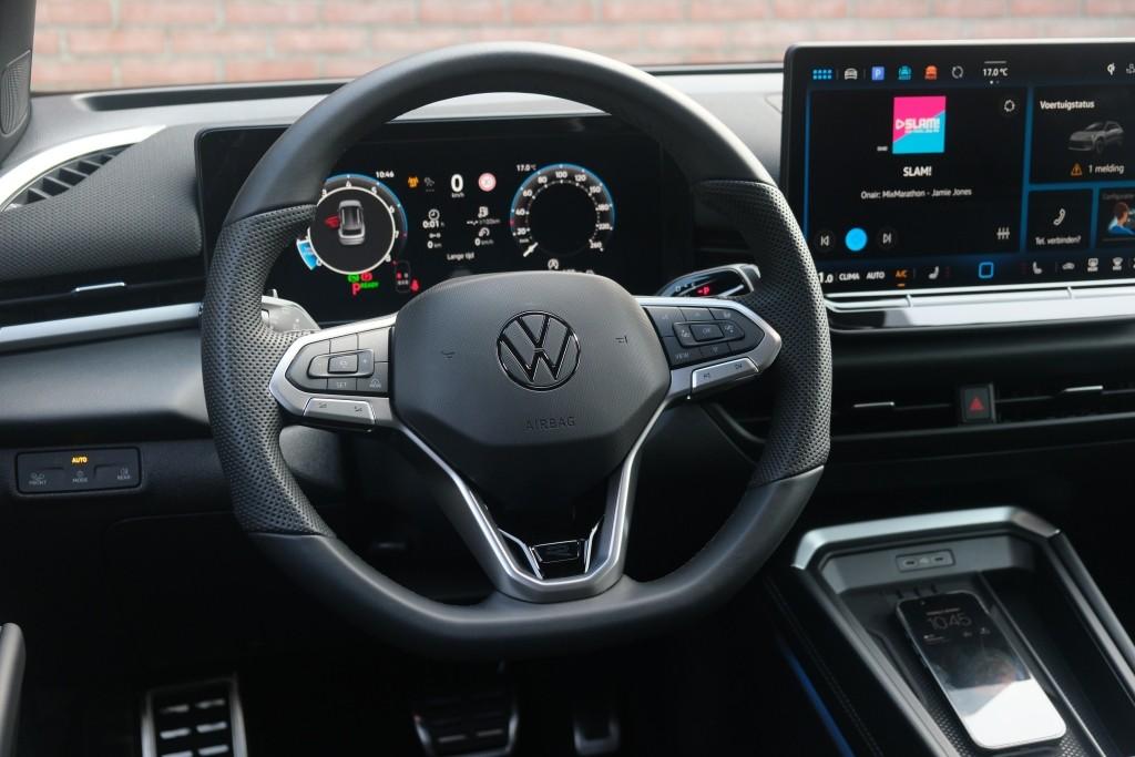 Volkswagen T-Roc 1.5 eTSi 150pk DSG R-Line - Adaptive cruise - Apple CarPlay - Achteruitrijcamera - Keyless entry - Stoelverwarming - Elektrische achterklep - Dodehoekdetectie - Parkeersensoren afbeelding 14