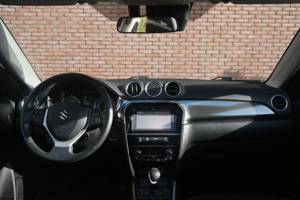 Suzuki Vitara 1.5 Hybrid Aut. Style - Panoramadak - Adaptieve cruise - Achteruitrijcamera - Dodehoekdetectie - Apple CarPlay - Navigatiesysteem - Keyless - Stoelverwarming - Parkeersensoren afbeelding 7