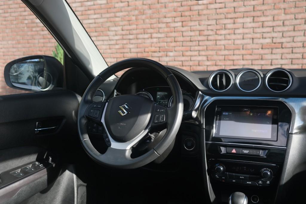 Suzuki Vitara 1.5 Hybrid Aut. Style - Panoramadak - Adaptieve cruise - Achteruitrijcamera - Dodehoekdetectie - Apple CarPlay - Navigatiesysteem - Keyless - Stoelverwarming - Parkeersensoren afbeelding 12