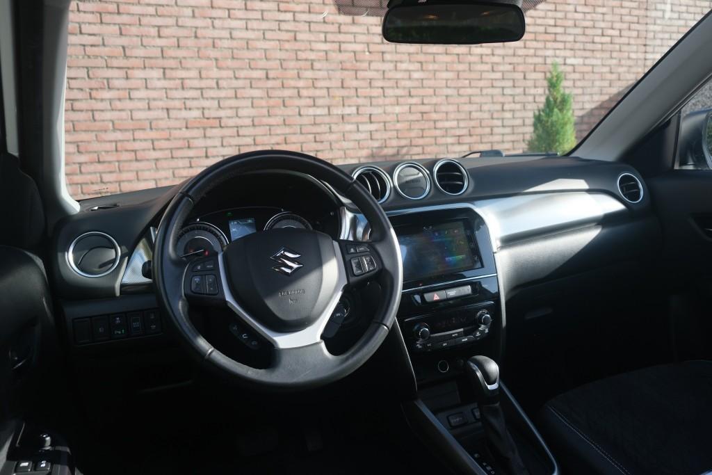 Suzuki Vitara 1.5 Hybrid Aut. Style - Panoramadak - Adaptieve cruise - Achteruitrijcamera - Dodehoekdetectie - Apple CarPlay - Navigatiesysteem - Keyless - Stoelverwarming - Parkeersensoren afbeelding 15