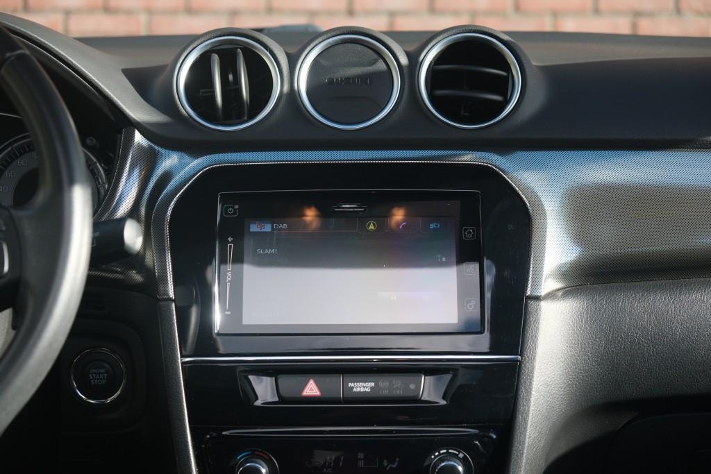 Suzuki Vitara 1.5 Hybrid Aut. Style - Panoramadak - Adaptieve cruise - Achteruitrijcamera - Dodehoekdetectie - Apple CarPlay - Navigatiesysteem - Keyless - Stoelverwarming - Parkeersensoren afbeelding 16