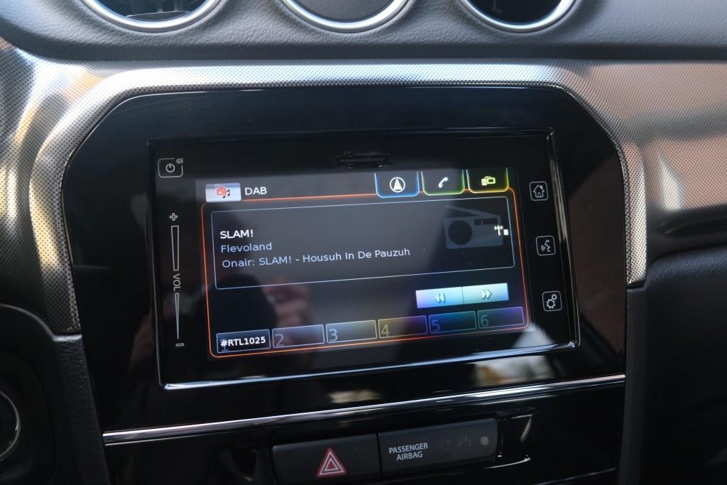 Suzuki Vitara 1.5 Hybrid Aut. Style - Panoramadak - Adaptieve cruise - Achteruitrijcamera - Dodehoekdetectie - Apple CarPlay - Navigatiesysteem - Keyless - Stoelverwarming - Parkeersensoren afbeelding 19