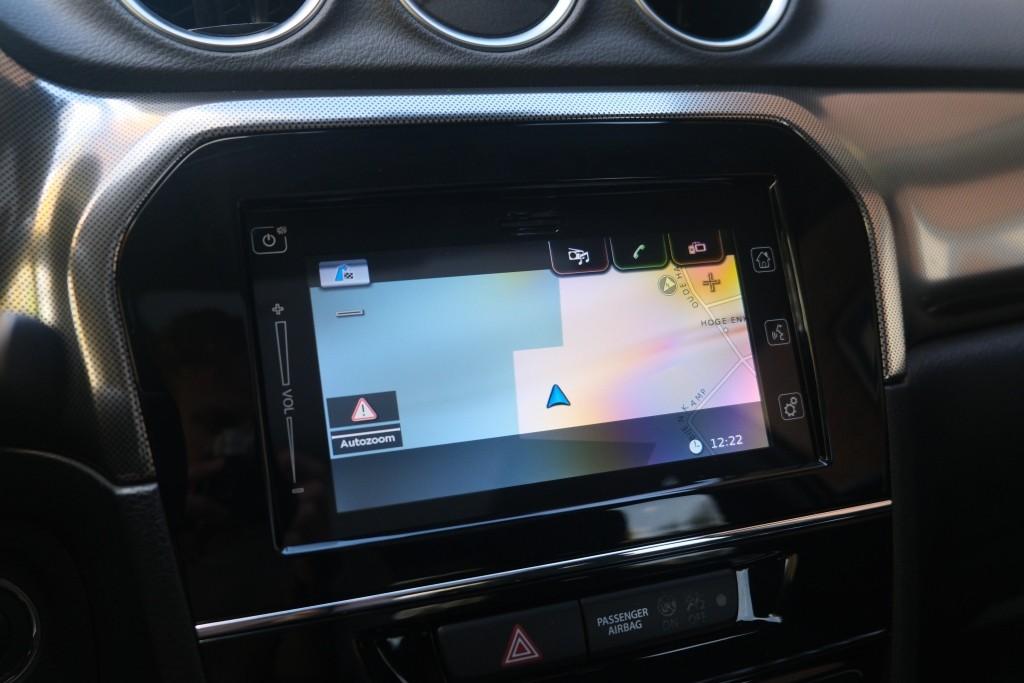Suzuki Vitara 1.5 Hybrid Aut. Style - Panoramadak - Adaptieve cruise - Achteruitrijcamera - Dodehoekdetectie - Apple CarPlay - Navigatiesysteem - Keyless - Stoelverwarming - Parkeersensoren afbeelding 20