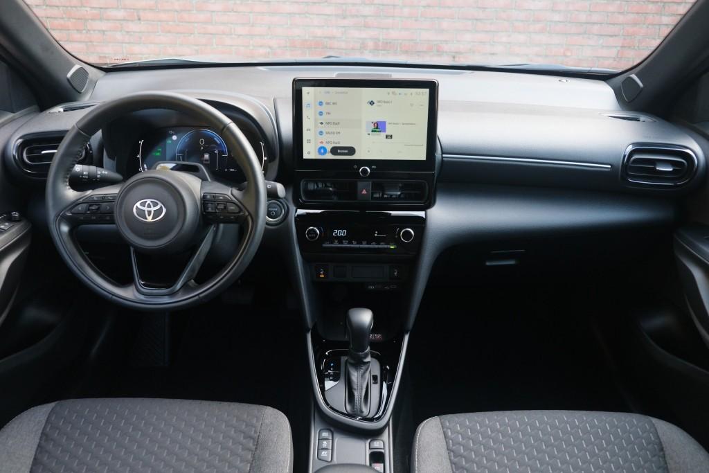 Toyota Yaris Cross 1.5 Hybrid 115pk CVT Dynamic - Adaptieve cruise - Achteruitrijcamera - Apple CarPlay - Climate control - Stoelverwarming - Keyless entry/start - Dodehoekdetectie afbeelding 6