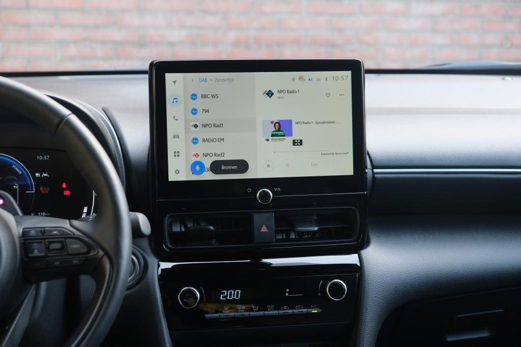 Toyota Yaris Cross 1.5 Hybrid 115pk CVT Dynamic - Adaptieve cruise - Achteruitrijcamera - Apple CarPlay - Climate control - Stoelverwarming - Keyless entry/start - Dodehoekdetectie afbeelding 13