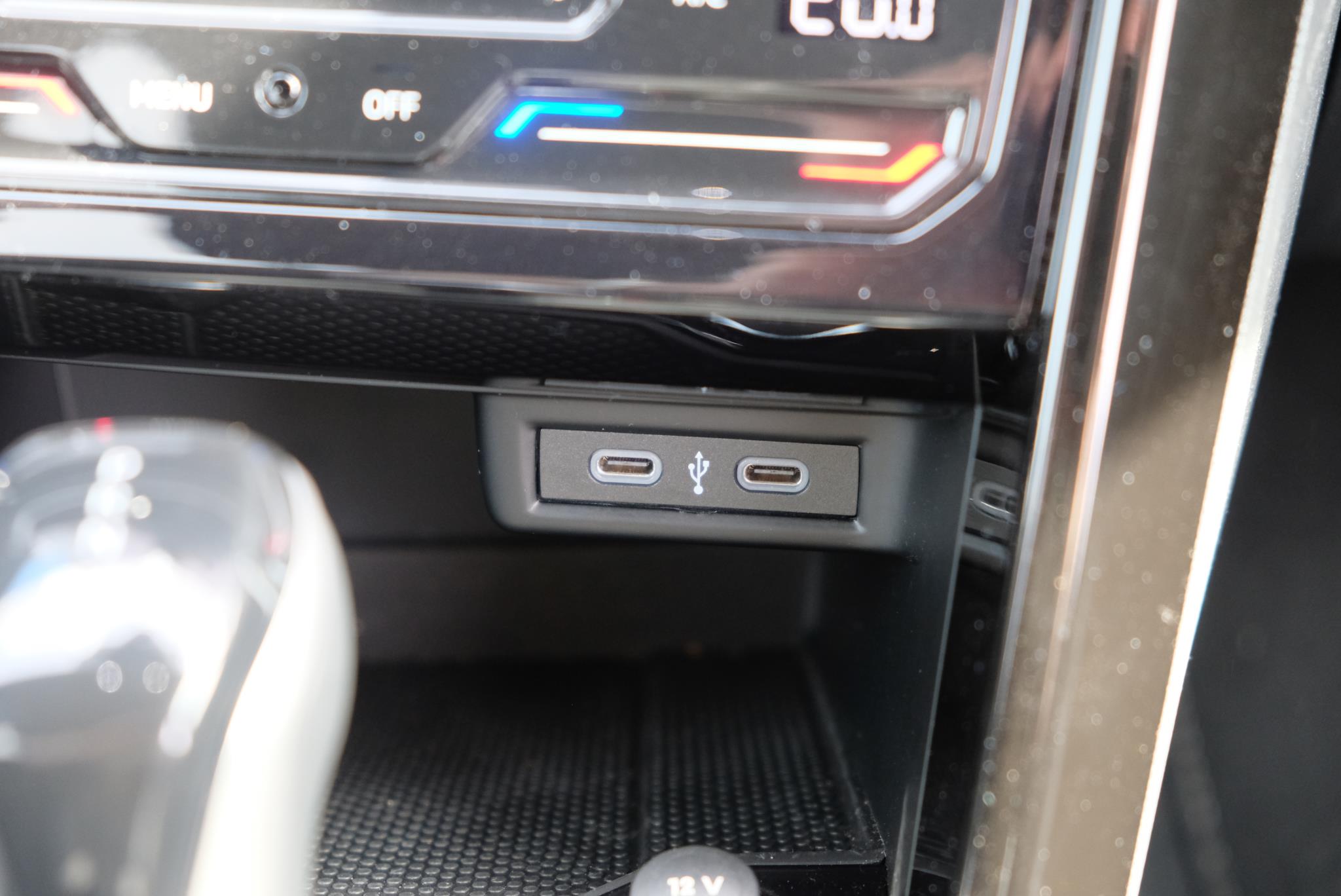 Volkswagen T-Roc 1.5 TSi 150pk DSG R-Line Business | App Connect | Trekhaak | Climate | Matrix LED | Adaptive Cruise | Elektrische Achterklep | Camera | 18" velgen afbeelding 13