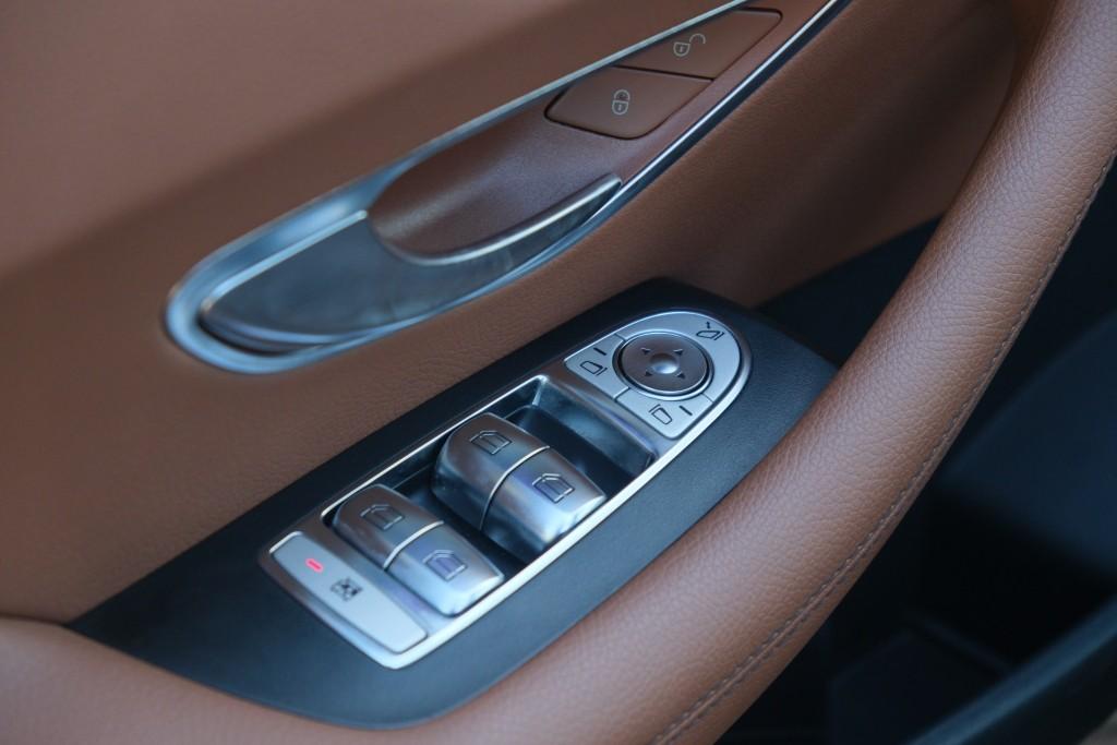 Mercedes-Benz E-Klasse 200 197pk Aut. Cabrio AMG Line - Premium Plus pakket - 360° camera - Burmester audiosysteem - Distronic Plus - Airscarf - Stoelverwarming - Parkeersensoren - 19" AMG velgen afbeelding 26